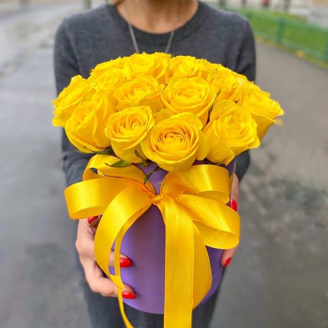 25 Жовтих троянд в коробці 223 фото