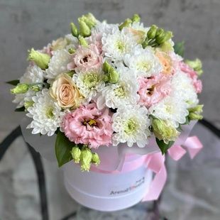 Композиция с розами , эустомой и хризантемой 9369 фото