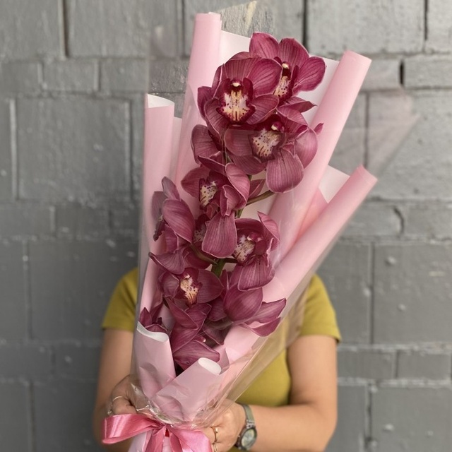 Букет темно-рожевих орхідей 9003 фото
