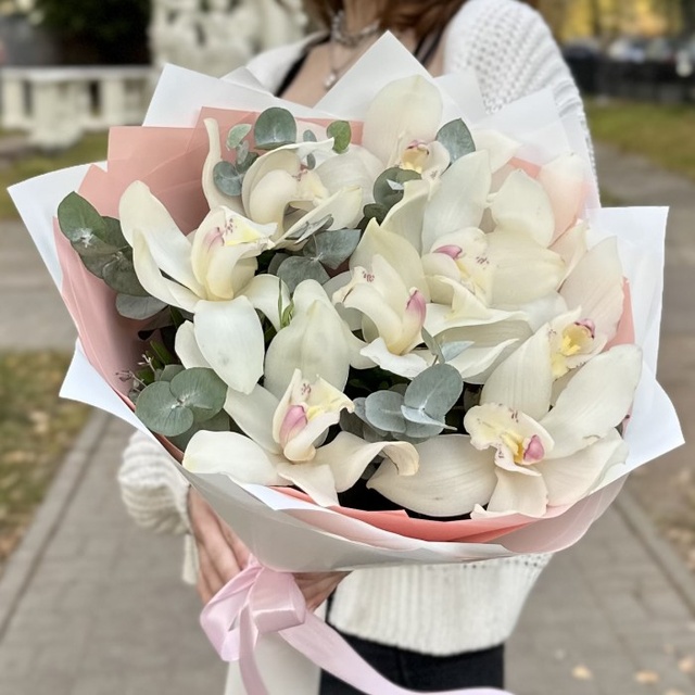 Букет з білих орхідей 90002 фото
