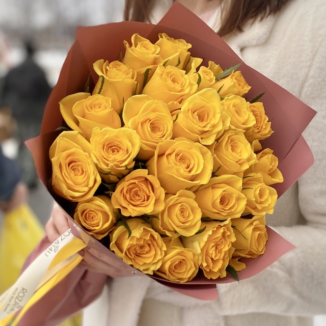 25 жовтих троянд 701 фото